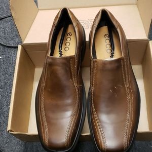 Ecco brown shoes size 11 new some scratches